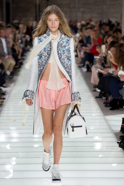 Look 2